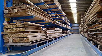 cantilever racking with guiding rail for forklift truck