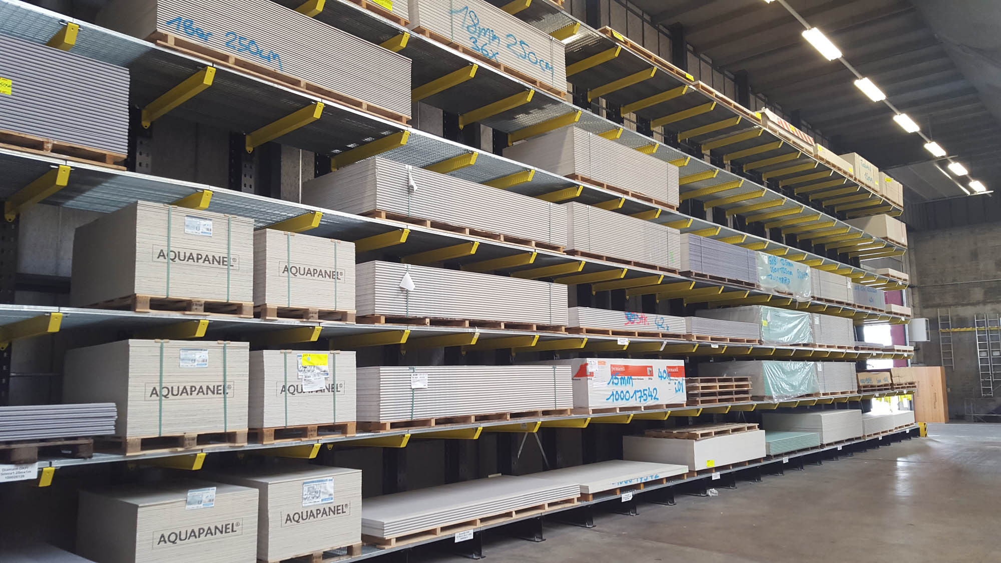 cantilever racking systems for the storage of building material